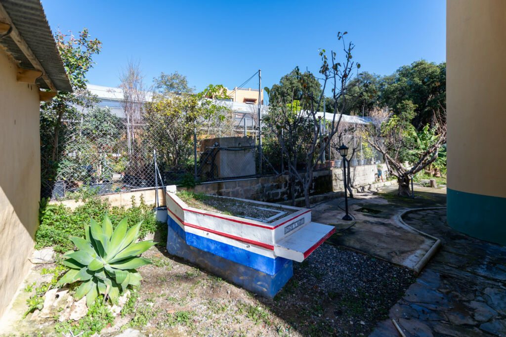 Detached Villa Las Chapas Málaga - image 11