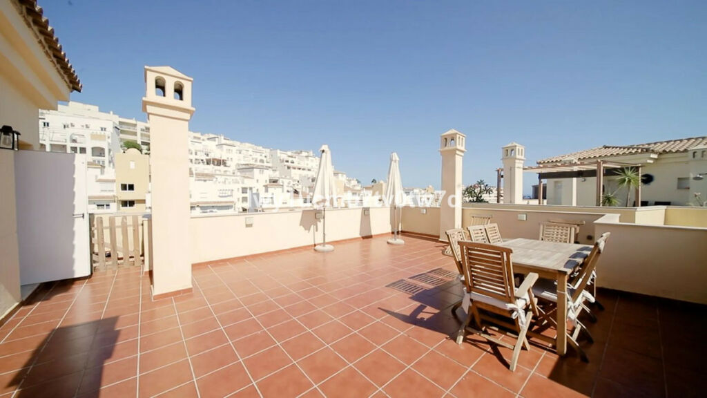 Penthouse Torrequebrada Málaga - image 11