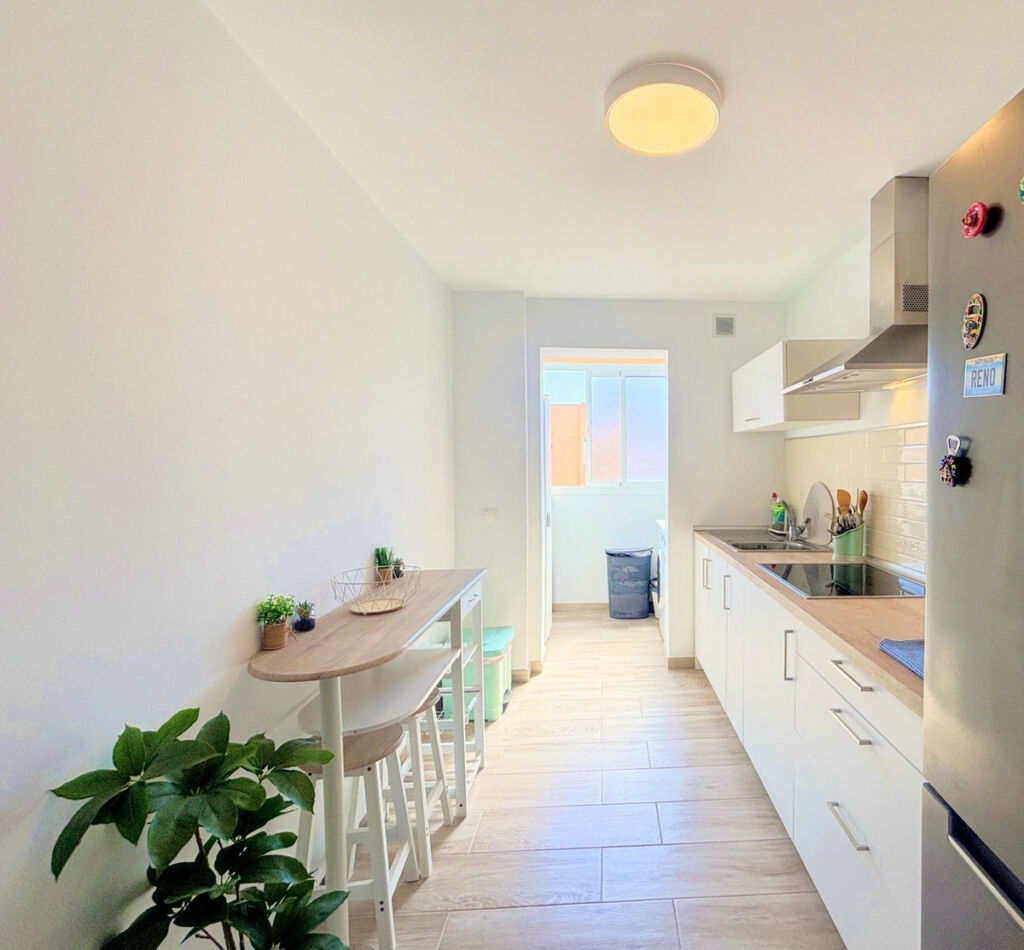 Middle Floor Apartment Estepona Málaga - image 11