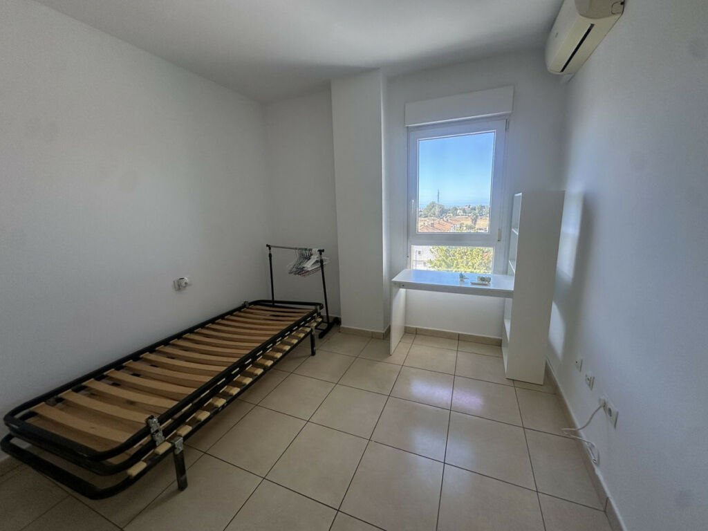 Middle Floor Apartment Nueva Andalucía Málaga - image 10