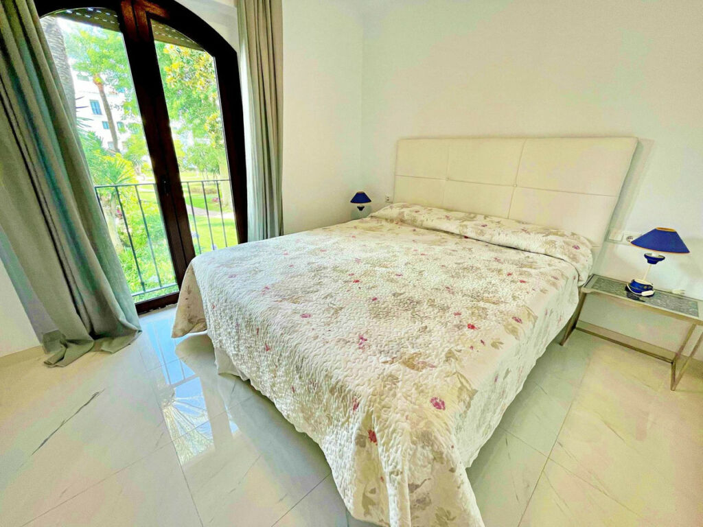 Middle Floor Apartment Puerto Banús Málaga - image 11