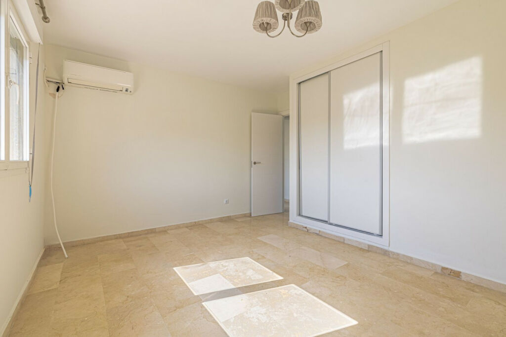 Top Floor Apartment Marbella Málaga - image 10