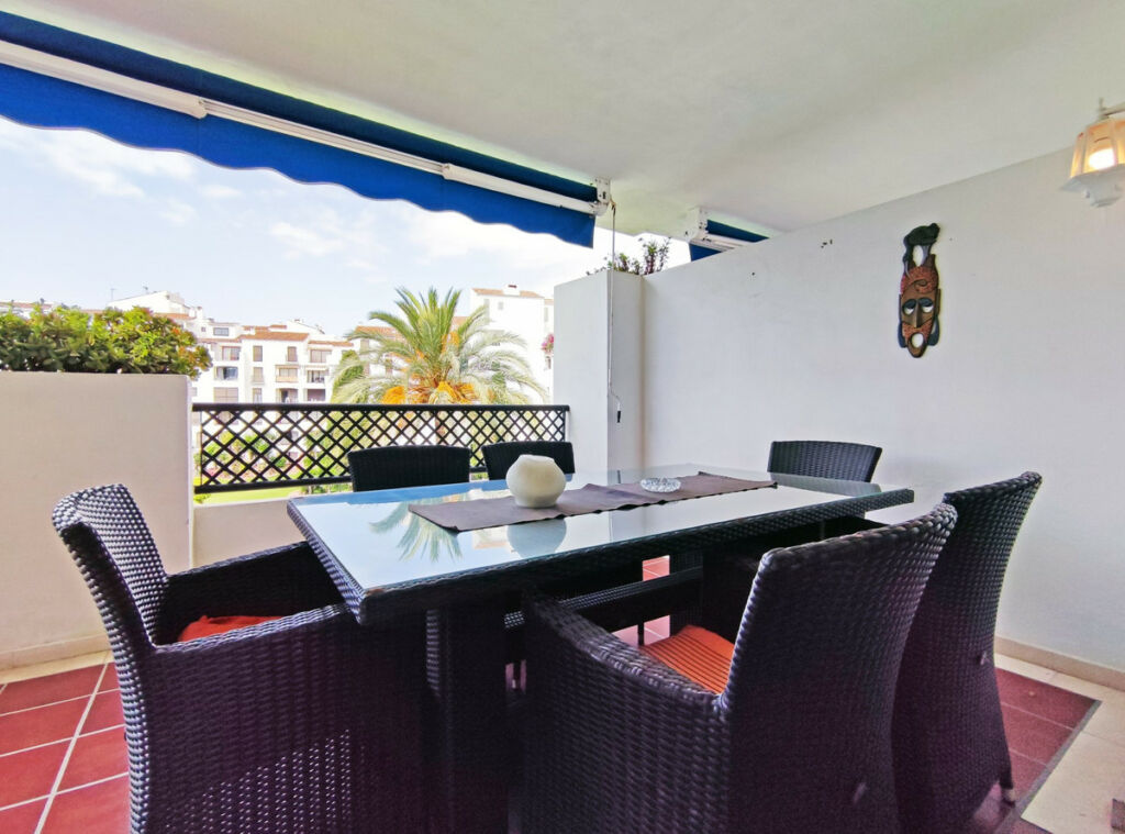 Middle Floor Apartment Puerto Banús Málaga - image 11