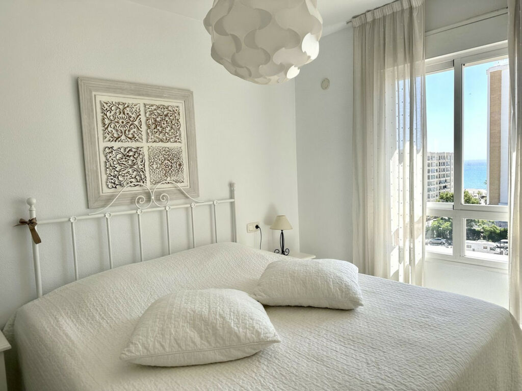 Middle Floor Apartment Los Boliches Málaga - image 11
