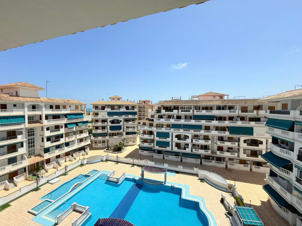 Middle Floor Apartment La Mata Alicante - image 11