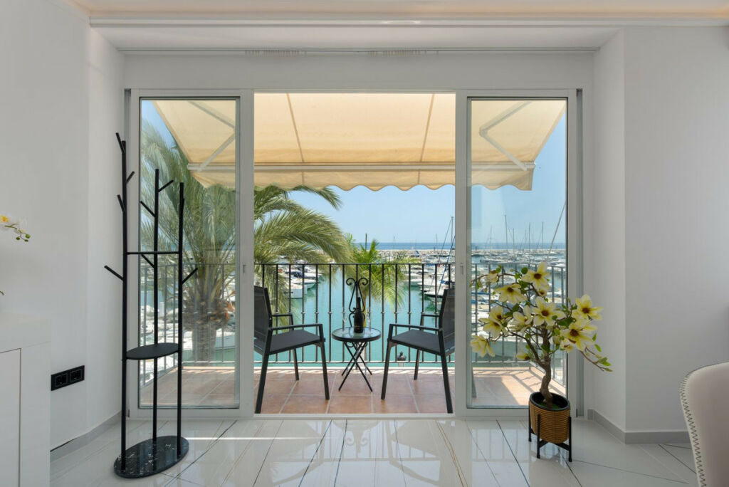 Top Floor Studio Puerto Banús Málaga - image 11