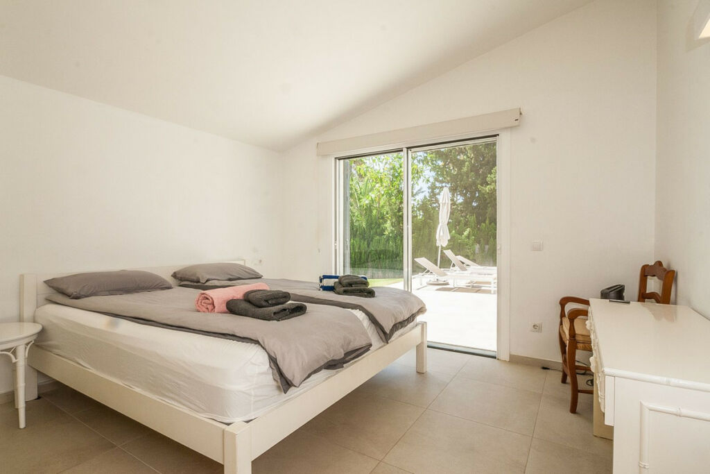 Detached Villa Elviria Málaga - image 11