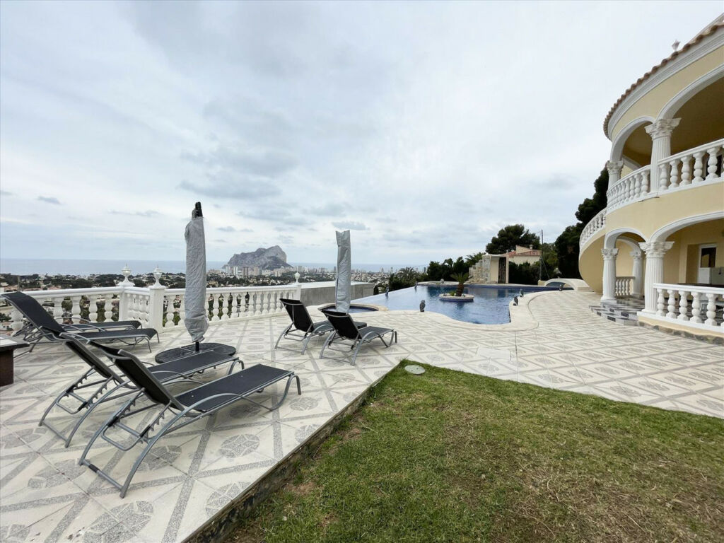 Detached Villa Calpe Alicante - image 11