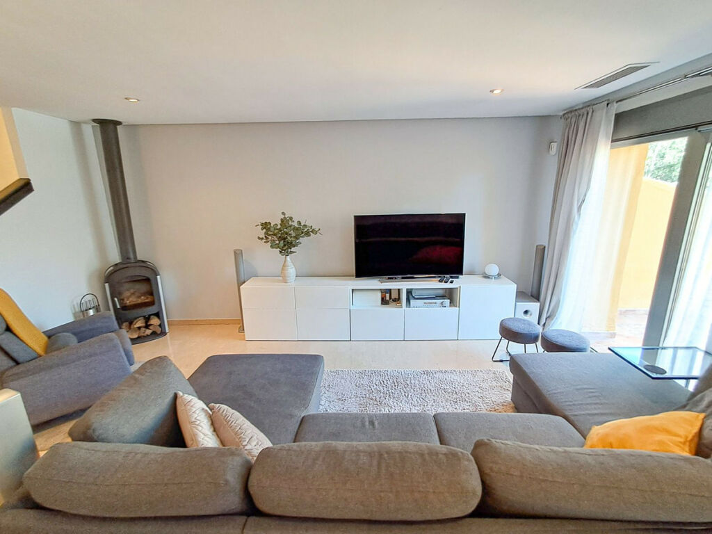 Townhouse Nagüeles Málaga - image 11