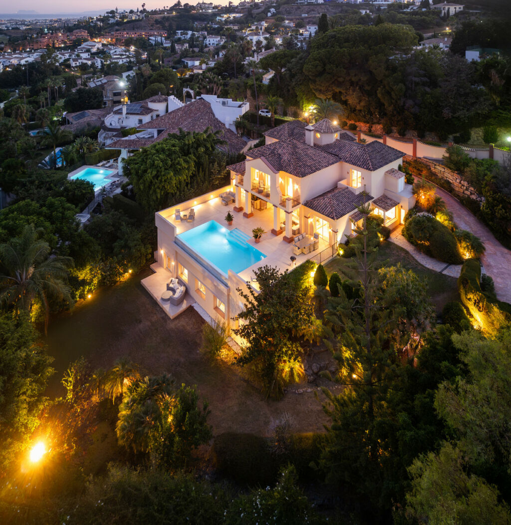 Detached Villa Benahavís Málaga - image 11