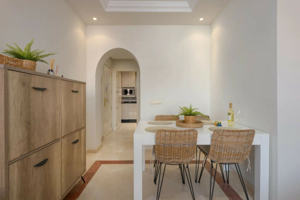 Middle Floor Apartment Elviria Málaga - image 11