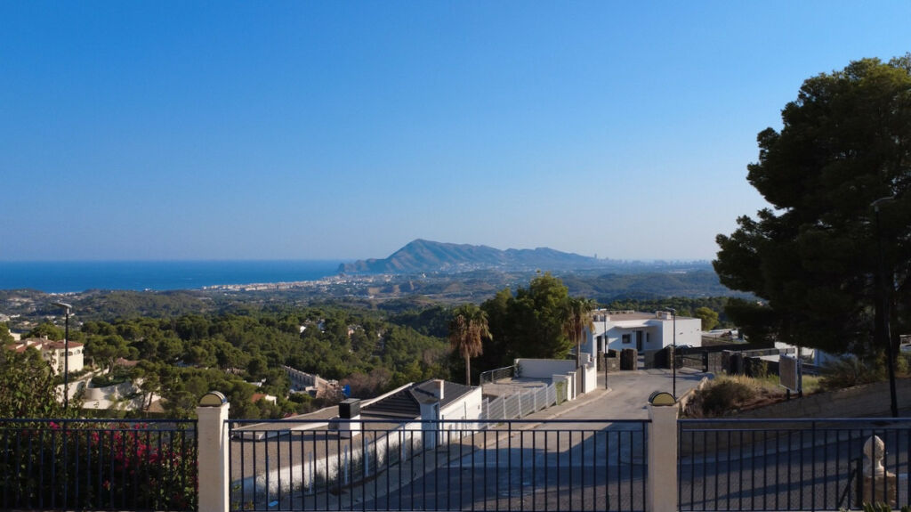 Detached Villa Altea Alicante - image 11