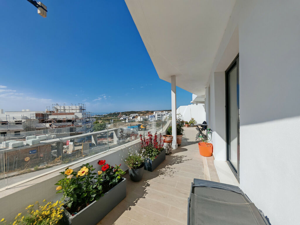 Middle Floor Apartment Estepona Málaga - image 11