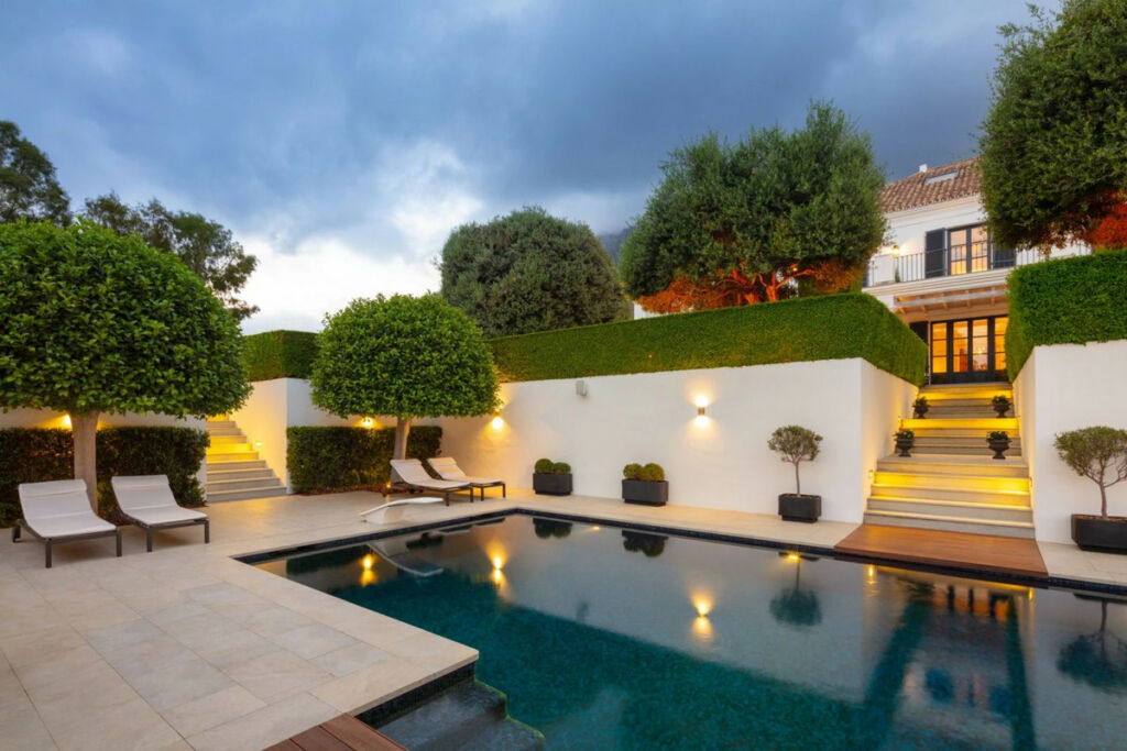 Detached Villa Nagüeles Málaga - image 11