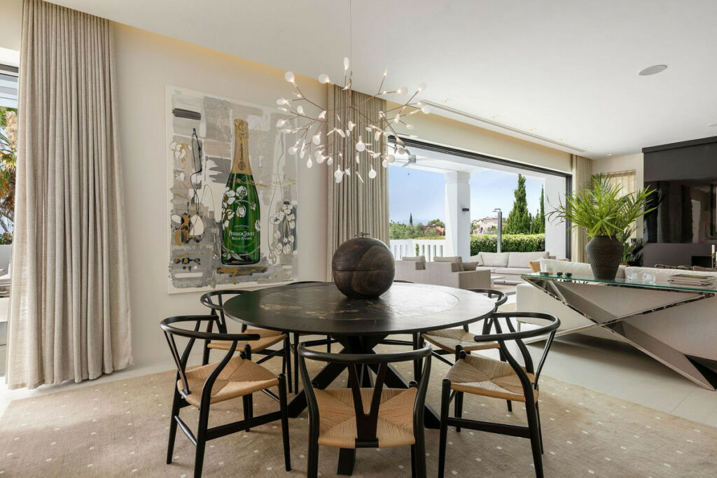 Detached Villa Nagüeles Málaga - image 12