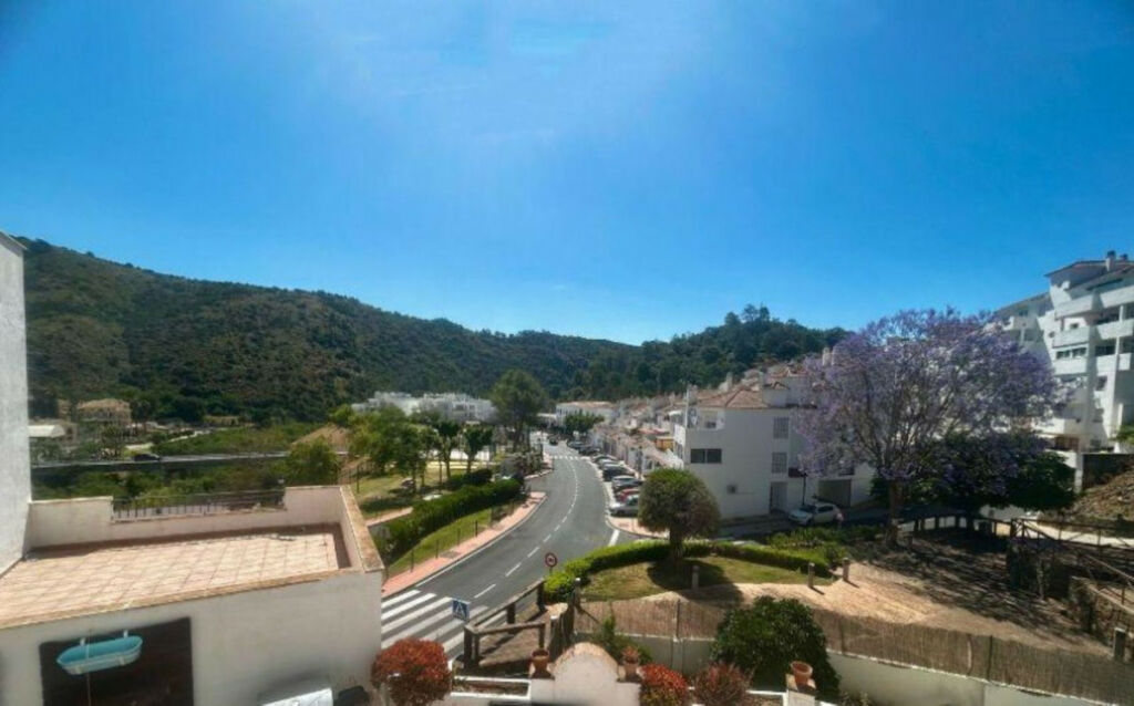 Detached Villa Benahavís Málaga - image 12