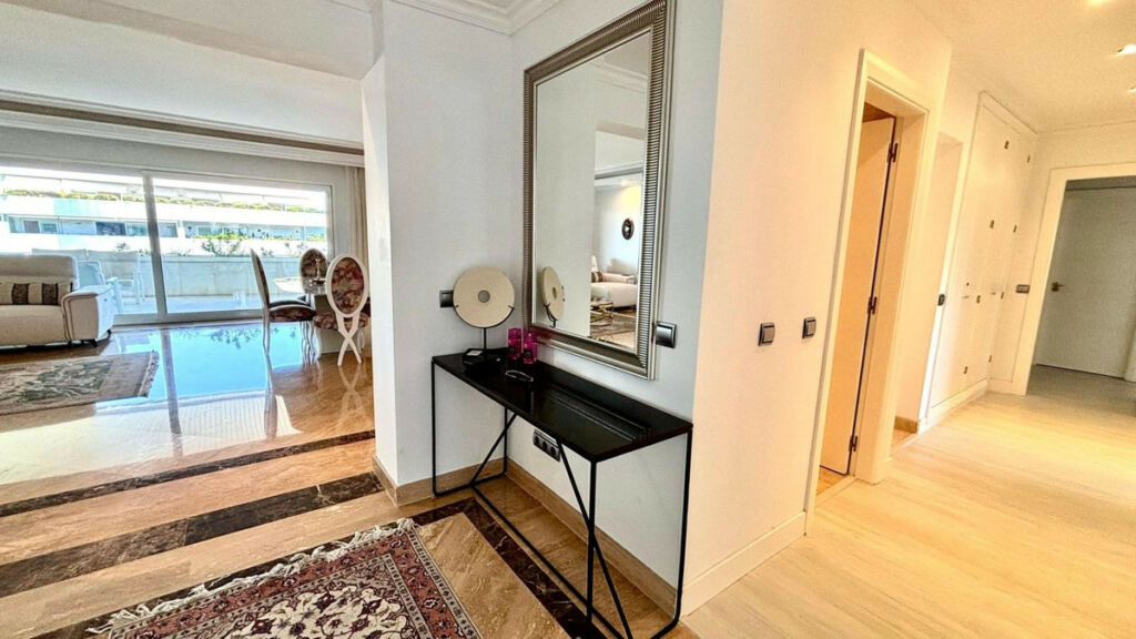 Middle Floor Apartment Marbella Málaga - image 12