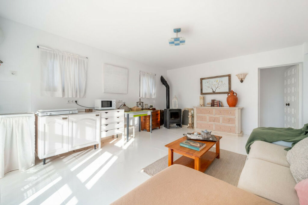 Detached Villa La Viñuela Málaga - image 12