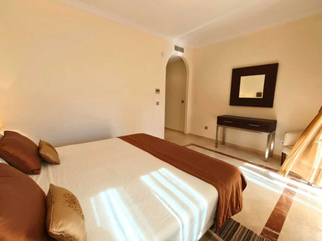 Middle Floor Apartment San Roque Club Cádiz - image 12