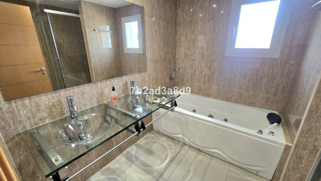 Middle Floor Apartment New Golden Mile Málaga - image 12