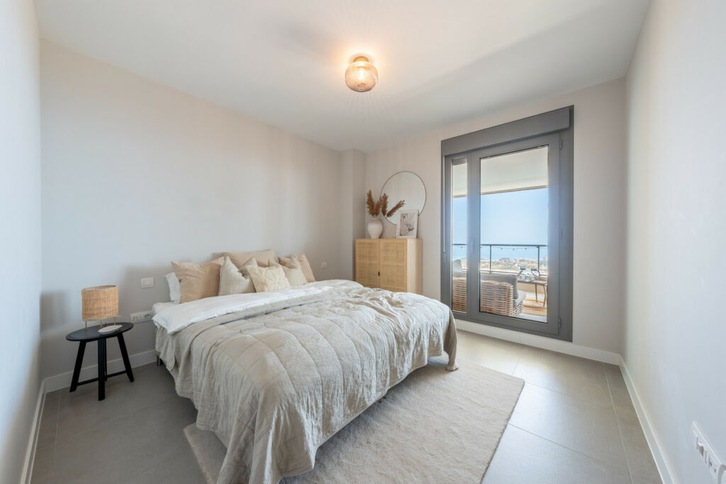 Middle Floor Apartment Benalmadena Málaga - image 12