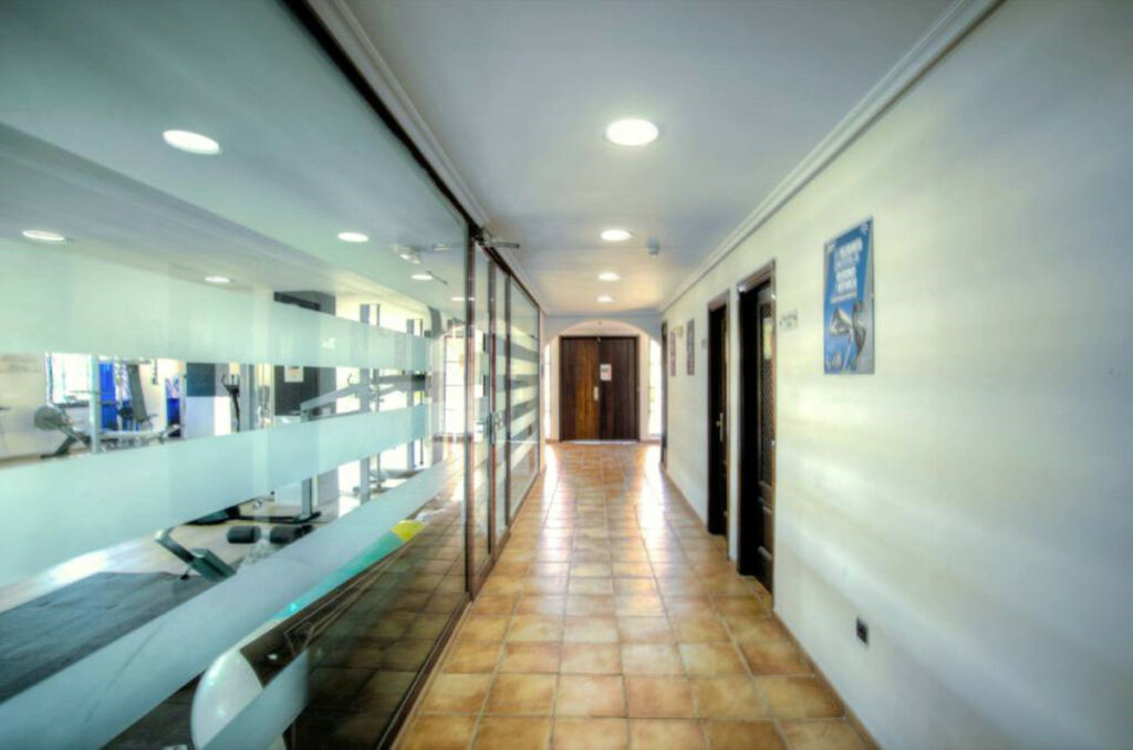 Ground Floor Apartment La Mairena Málaga - image 13