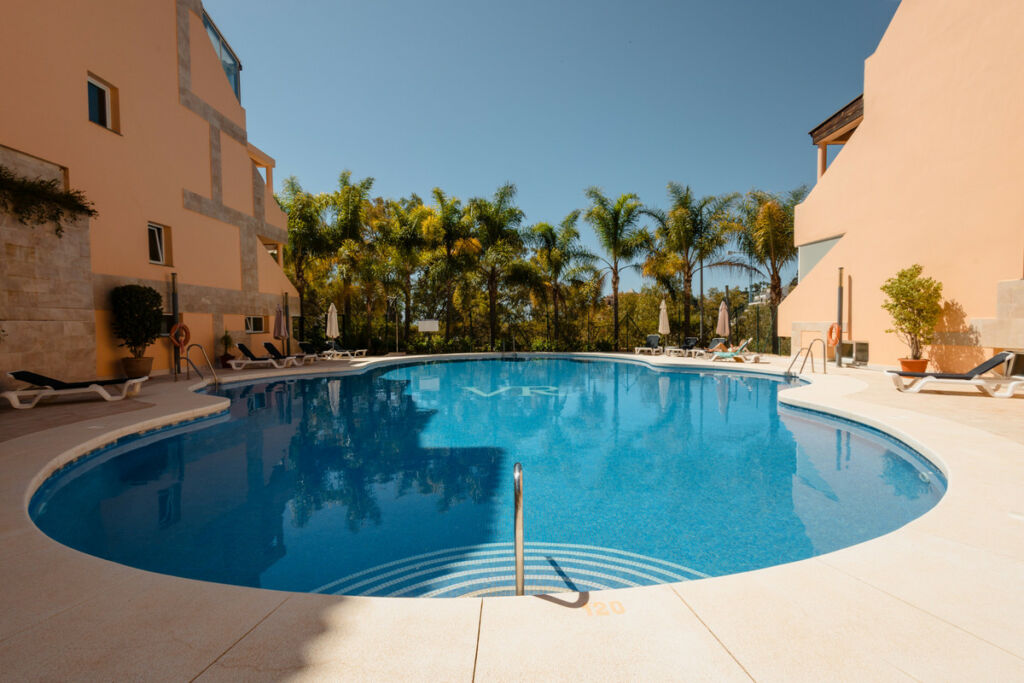 Penthouse Nueva Andalucía Málaga - image 12