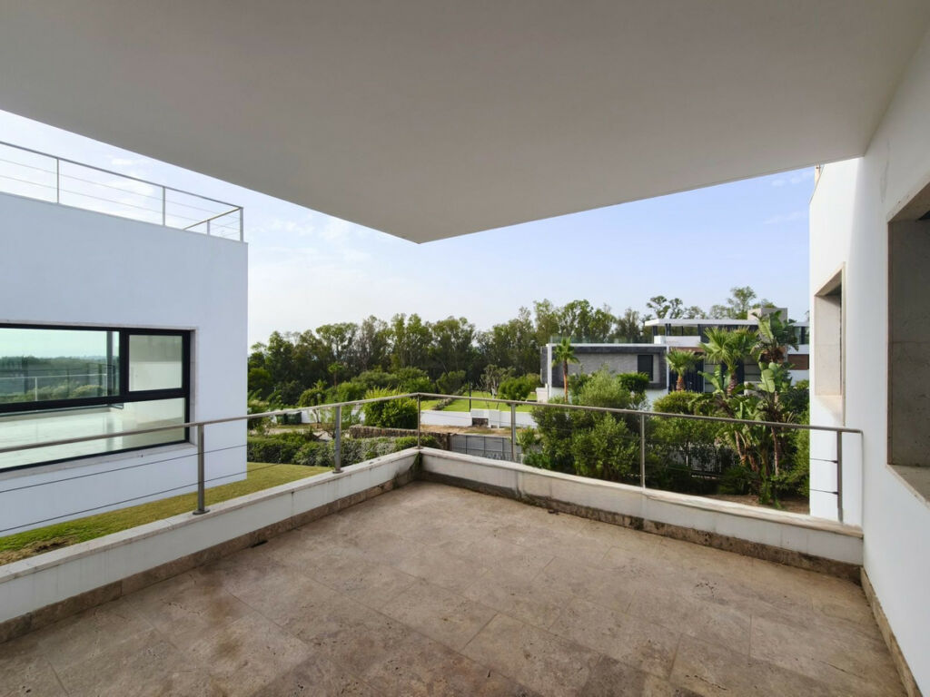 Detached Villa Sotogrande Alto Cádiz - image 12