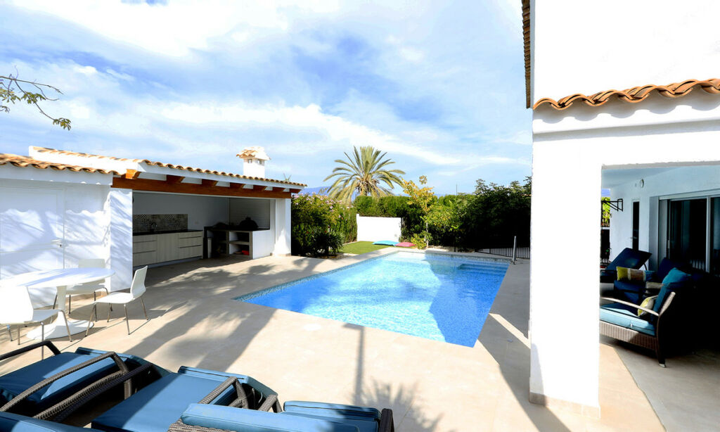 Detached Villa Albir Alicante - image 12