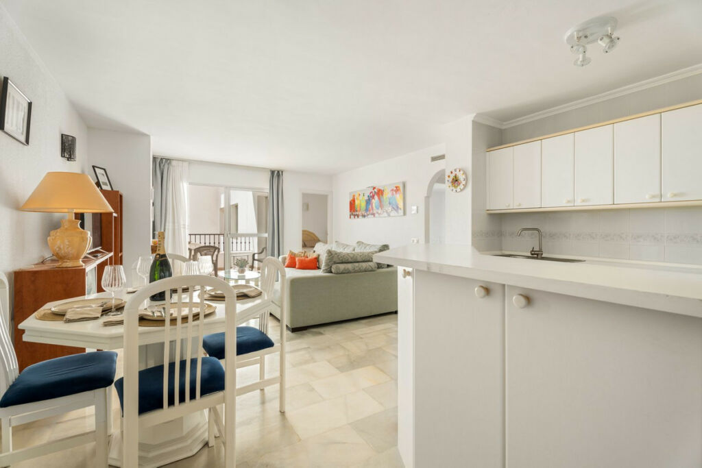 Middle Floor Apartment Riviera del Sol Málaga - image 12