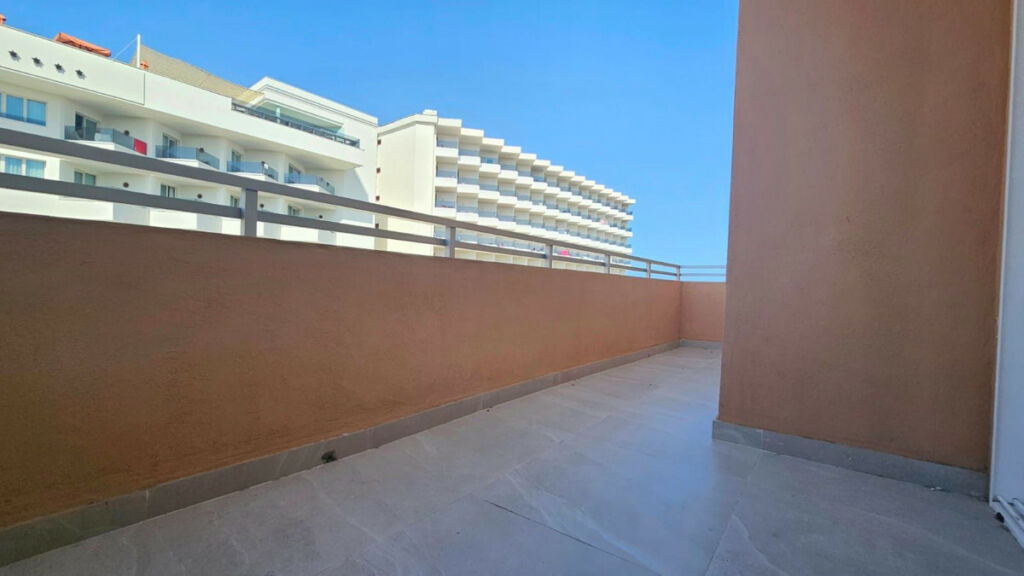 Middle Floor Apartment Fuengirola Málaga - image 12