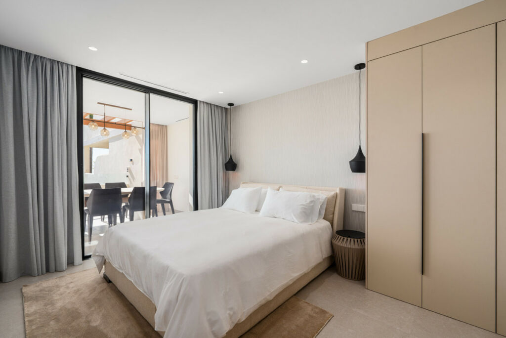 Middle Floor Apartment Nueva Andalucía Málaga - image 12