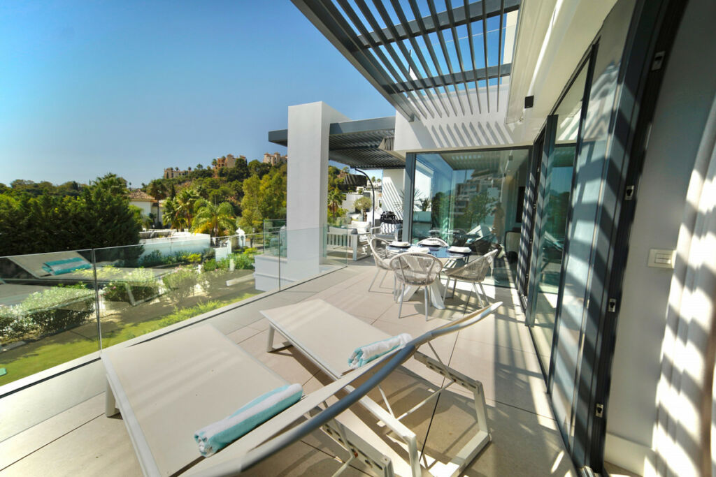 Middle Floor Apartment La Quinta Málaga - image 12