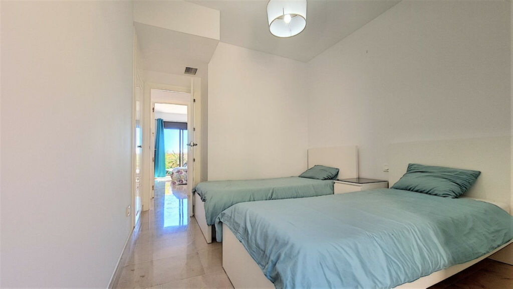 Penthouse Manilva Málaga - image 12