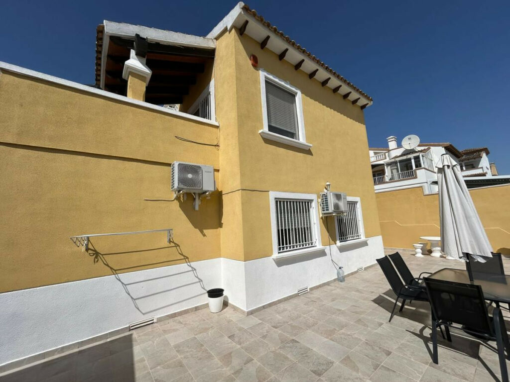 Detached Villa San Miguel de Salinas Alicante - image 12
