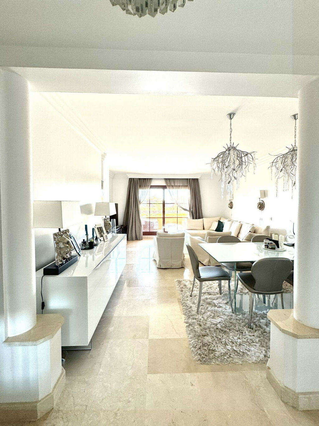 Ground Floor Apartment Benahavís Málaga - image 3
