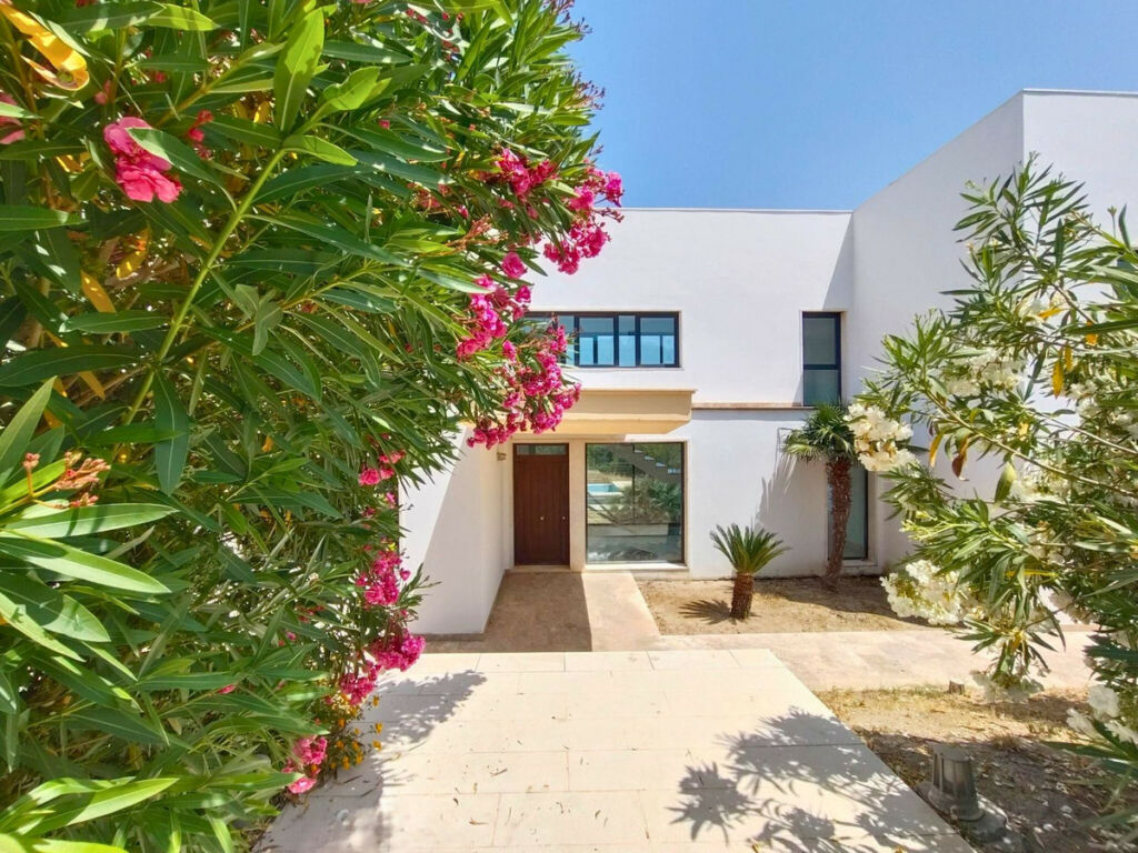 Detached Villa Sotogrande Alto Cádiz - image 36
