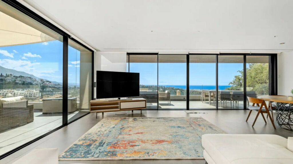 Detached Villa Los Arqueros Málaga - image 12
