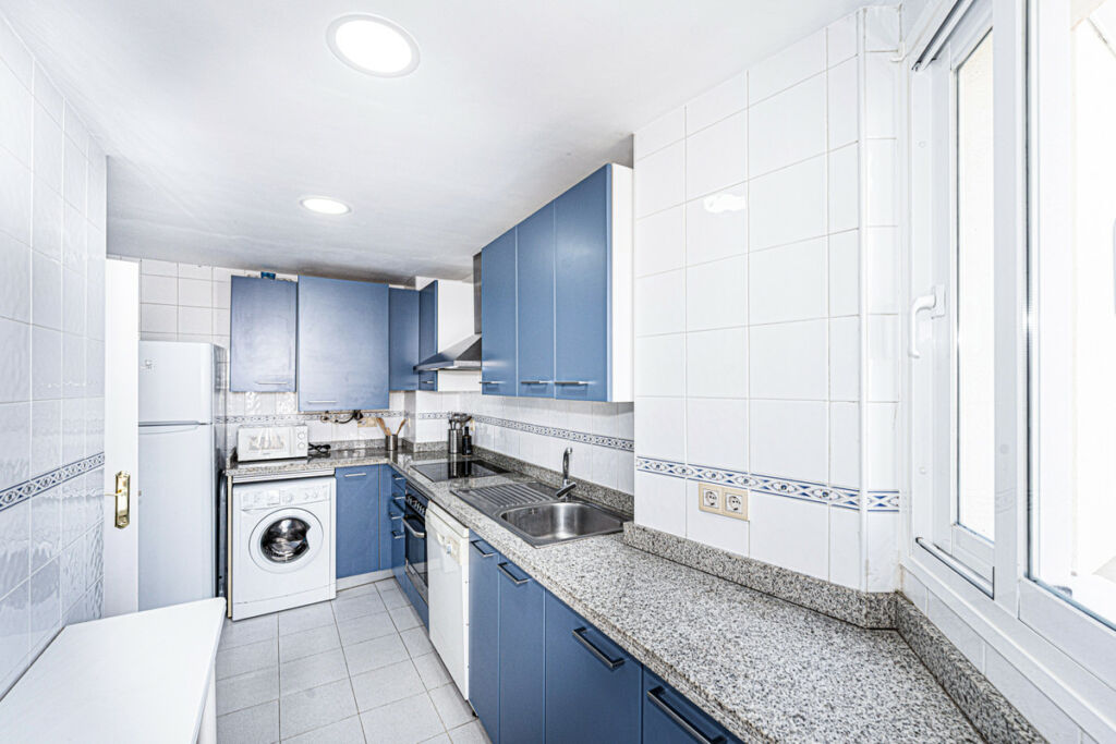 Middle Floor Apartment Marbella Málaga - image 12