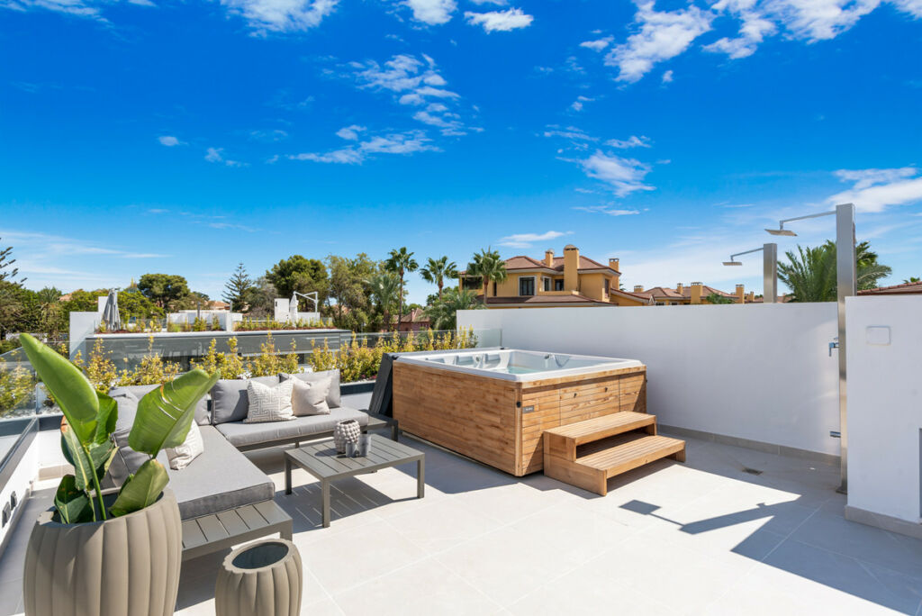 Townhouse Puerto Banús Málaga - image 12