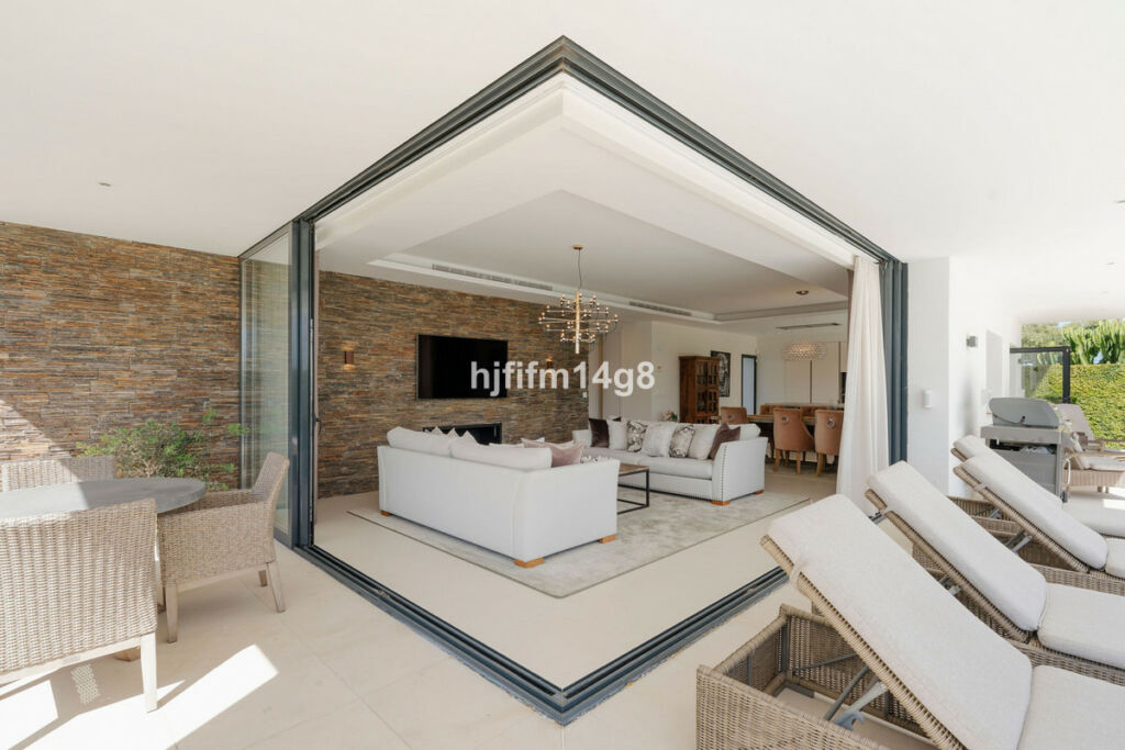 Detached Villa San Pedro de Alcántara Málaga - image 12