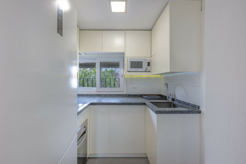Top Floor Apartment Estepona Málaga - image 12
