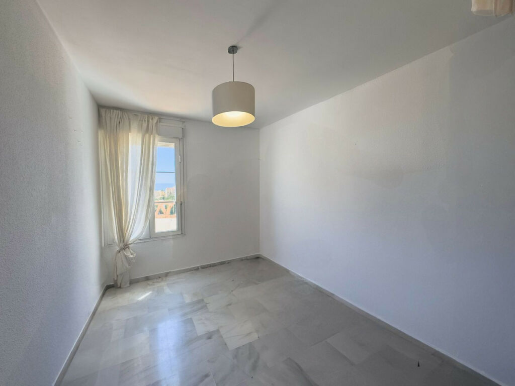 Townhouse Torrequebrada Málaga - image 12