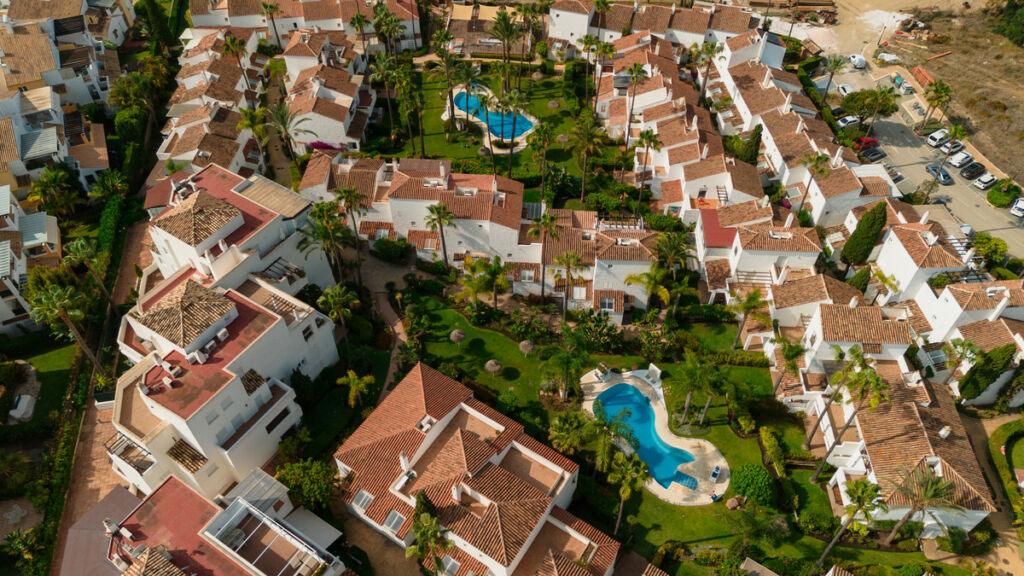 Middle Floor Apartment Bahía de Marbella Málaga - image 12