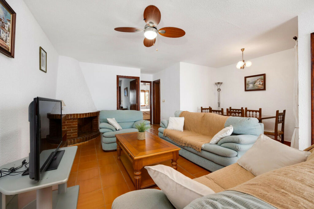 Middle Floor Apartment La Mata Alicante - image 12