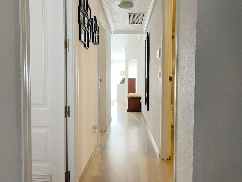 Middle Floor Apartment Carvajal Málaga - image 12