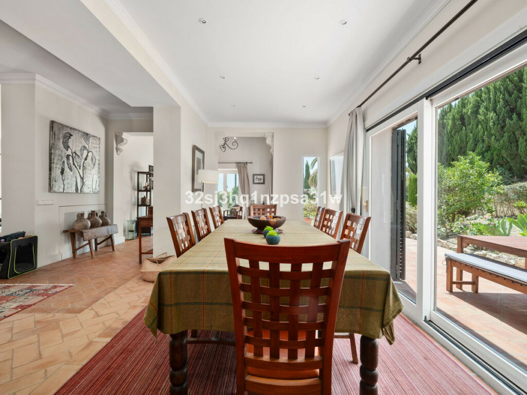 Detached Villa Sotogrande Cádiz - image 12