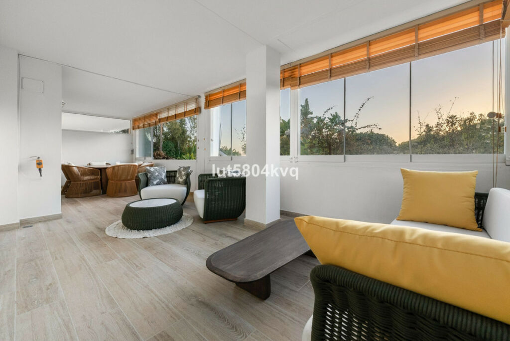 Ground Floor Apartment The Golden Mile Málaga - image 12