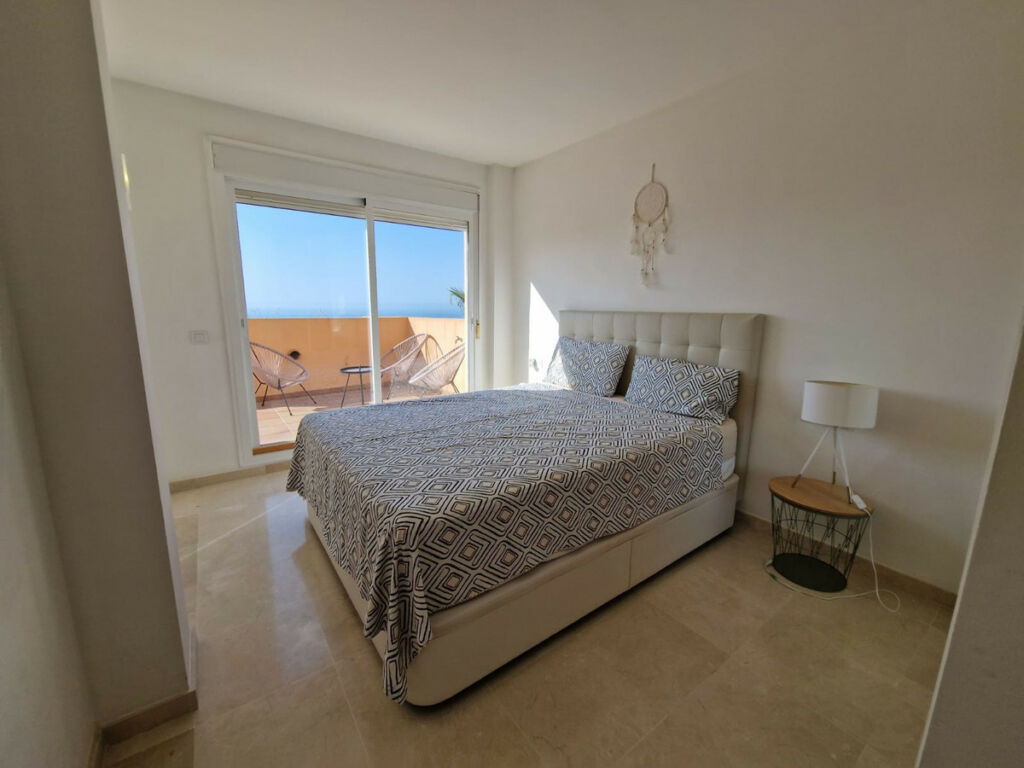 Middle Floor Apartment Calahonda Málaga - image 15