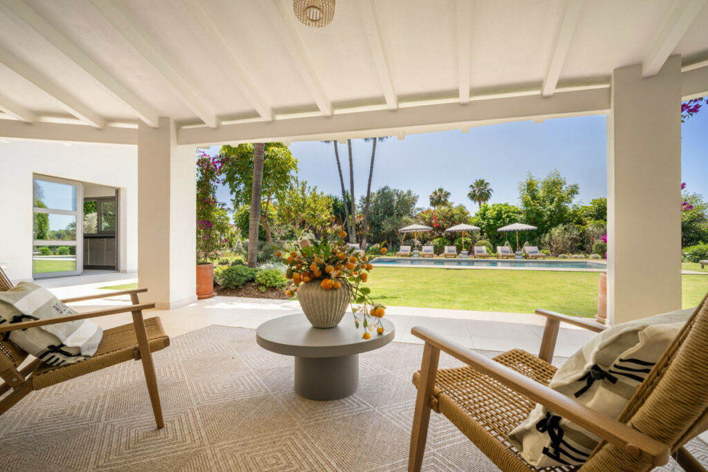Detached Villa Nueva Andalucía Málaga - image 12